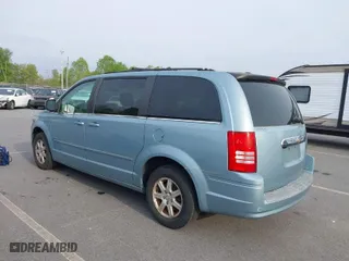 2008 Chrysler Town & Country Touring with VIN 2A8HR54P68R776219, listed as a IAAI auction lot 41992471 with 166,164 mi miles. Bid and sale history available at carsss.com. Image 3.