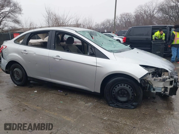 2013 Ford Focus SE z VIN 1FADP3F28DL107069, wystawiony jako IAAI lot #41412256 z przebiegiem 160 727 mil mil oraz . Historia ofert i sprzedaży dostępna na DreamBid. Obrazek 13.