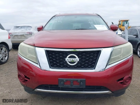 2014 Nissan Pathfinder SV with VIN 5N1AR2MNXEC618987, listed as a IAAI auction lot 41593401 with 152,764 mi miles. Bid and sale history available at carsss.com. Image 6.