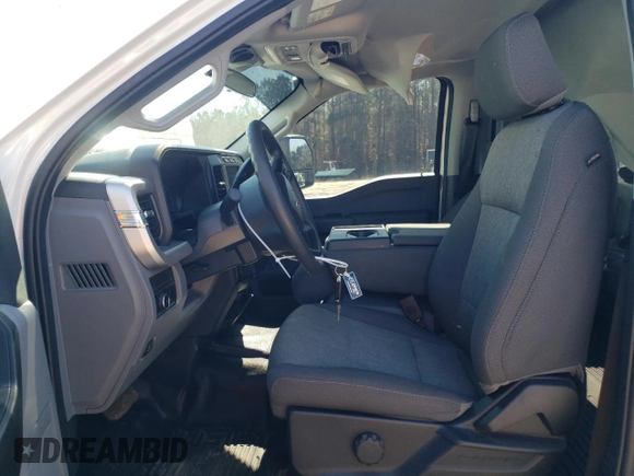 2024 Ford F-350 XL with VIN 1FT8W3DT0REE67068, listed as a Copart auction lot 43037035 with 16,371 mi miles and Salvage Title. Bid and sale history available at DreamBid. Image 7.