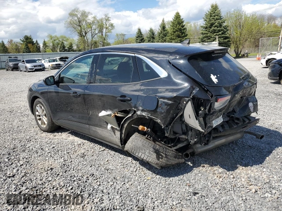 2020 Ford Escape SE z VIN 1FMCU9G6XLUC62391, wystawiony jako Copart lot #55538105 z przebiegiem 76 591 mil mil oraz Szkoda całkowita • Salvage title. Historia ofert i sprzedaży dostępna na DreamBid. Obrazek 2.