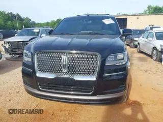 2023 Lincoln Navigator Reserve z VIN 5LMJJ2LGXPEL17392, wystawiony jako IAAI lot #42270603 z przebiegiem Nie podano mil oraz . Historia ofert i sprzedaży dostępna na DreamBid. Obrazek 11.