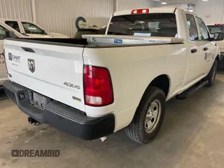 2019 Ram 1500 Tradesman z VIN 1C6RR7FGXKS607046, wystawiony jako IAAI lot #41989710 z przebiegiem 93 108 mil mil oraz . Historia ofert i sprzedaży dostępna na DreamBid. Obrazek 1.