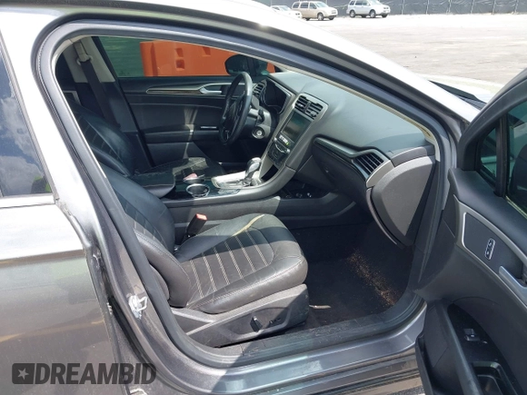 2013 Ford Fusion SE with VIN 3FA6P0HR9DR153612, listed as a IAAI auction lot 41949853 with 117,060 mi miles. Bid and sale history available at carsss.com. Image 5.