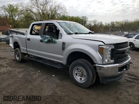 2019 Ford F-350 XL z VIN 1FT8W3B6XKED40296, wystawiony jako Copart lot #58594735 z przebiegiem 147 485 mil mil oraz Czysty tytuł • Clean title. Historia ofert i sprzedaży dostępna na DreamBid. Obrazek 4.