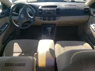 2003 Toyota Camry LE z VIN 4T1BF32K63U559665, wystawiony jako Copart lot #52147645 z przebiegiem 322 212 mil mil oraz Szkoda całkowita • Salvage title. Historia ofert i sprzedaży dostępna na DreamBid. Obrazek 8.