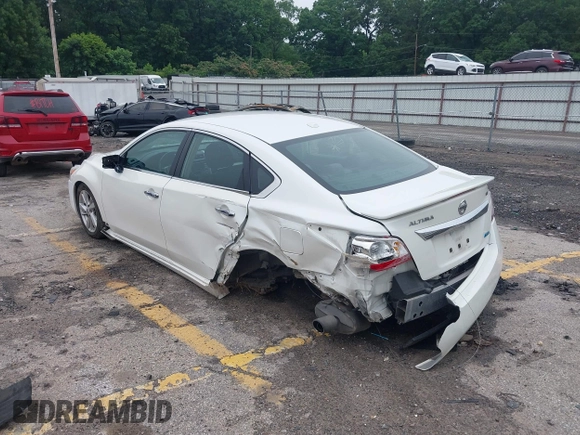 2013 Nissan Altima SV with VIN 1N4AL3AP2DC169200, listed as a IAAI auction lot 42367726 with 89,265 mi miles and . Bid and sale history available at DreamBid. Image 3.