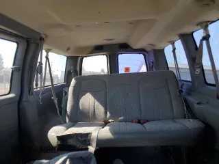 2007 Chevrolet Express Passenger z VIN 1GAHG35U271208048, wystawiony jako Copart lot #62064964 z przebiegiem Nie podano mil oraz Szkoda całkowita • Salvage title. Historia ofert i sprzedaży dostępna na DreamBid. Obrazek 10.