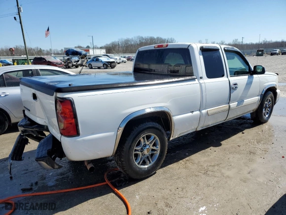 2006 Chevrolet Silverado 1500 LT1 with VIN 1GCEC19V56Z225102, listed as a Copart auction lot 46466185 with 334,838 mi miles and Salvage Title. Bid and sale history available at carsss.com. Image 3.