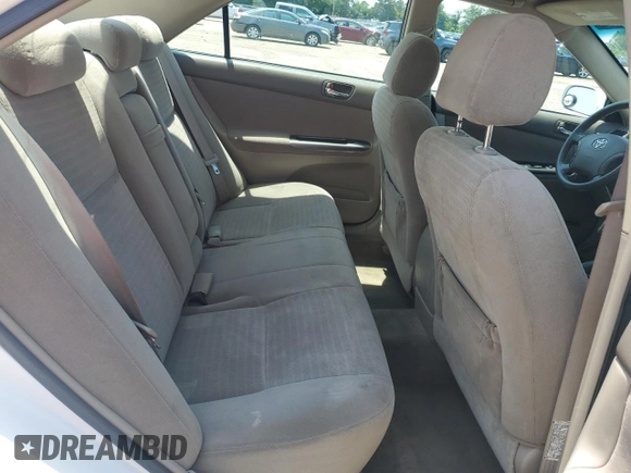 2005 Toyota Camry STD z VIN 4T1BE32K45U024498, wystawiony jako Copart lot #57498975 z przebiegiem 212 549 mil mil oraz Szkoda całkowita • Salvage title. Historia ofert i sprzedaży dostępna na DreamBid. Obrazek 10.