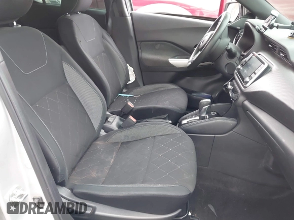 2019 Nissan Kicks SR with VIN 3N1CP5CU1KL535075, listed as a IAAI auction lot 42051466 with 73,730 mi miles. Bid and sale history available at carsss.com. Image 5.