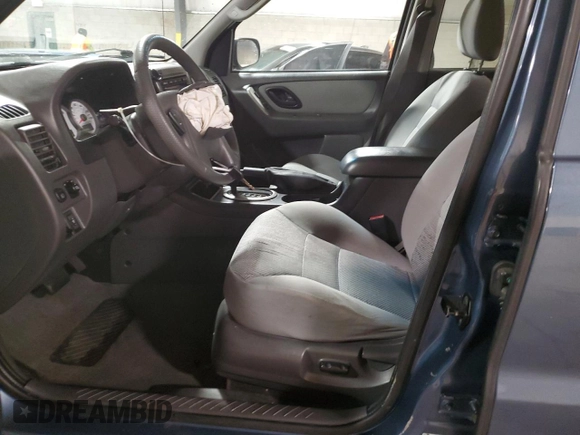 2005 Ford Escape XLT with VIN 1FMYU93145DA17072, listed as a Copart auction lot 47101705 with 202,218 mi miles and Salvage Title. Bid and sale history available at carsss.com. Image 7.