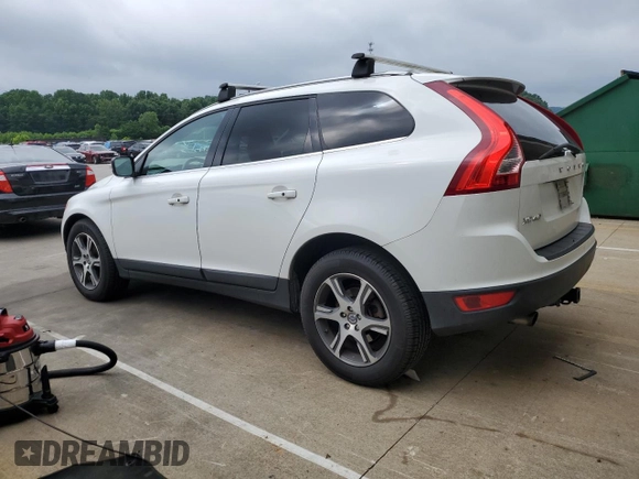 2013 Volvo XC60 T6 with VIN YV4902DZXD2462102, listed as a Copart auction lot 61441065 with 165,556 mi miles and Salvage title. Bid and sale history available at DreamBid. Image 2.