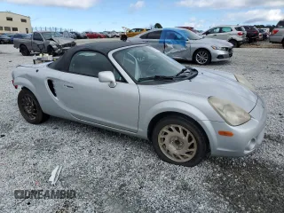 2005 Toyota MR2 z VIN JTDFR320150071553, wystawiony jako Copart lot #84402464 z przebiegiem Nie podano mil oraz Szkoda całkowita • Salvage title. Historia ofert i sprzedaży dostępna na DreamBid. Obrazek 4.