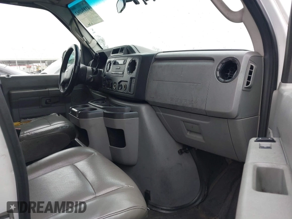 2009 Ford Econoline Cargo Commercial with VIN 1FTNE14W69DA00876, listed as a IAAI auction lot 41894062 with 400,622 mi miles and . Bid and sale history available at DreamBid. Image 5.