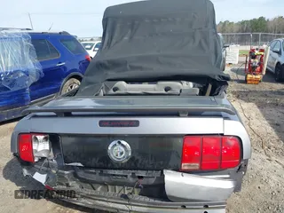 2006 Ford Mustang Standard with VIN 1ZVFT84N965243420, listed as a IAAI auction lot 41827935 with Not Provided miles and . Bid and sale history available at carsss.com. Image 17.