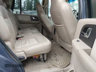 2005 Ford Expedition Eddie Bauer с VIN 1FMFU18585LA02679, выставлен на аукционе IAAI как лот 42699387 с пробегом 253 298 миль миль и . История ставок и продаж доступна на DreamBid. Изображение 8.