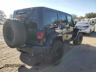 2018 Jeep Wrangler JK Unlimited Sahara with VIN 1C4BJWEG7JL913580, listed as a Copart auction lot 82913314 with 89,079 mi miles and Salvage Title. Bid and sale history available at carsss.com. Image 3.
