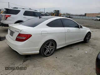 2013 Mercedes-Benz C 350 с VIN WDDGJ5HB4DG028644, выставлен на аукционе Copart как лот 52896985 с пробегом Не указан миль и Чистый • Clean title. История ставок и продаж доступна на DreamBid. Изображение 3.