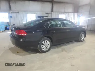 2014 Volkswagen Passat Wolfsburg Edition z VIN 1VWAT7A36EC081263, wystawiony jako Copart lot #52681045 z przebiegiem 114 333 mil mil oraz Czysty tytuł • Clean title. Historia ofert i sprzedaży dostępna na DreamBid. Obrazek 3.