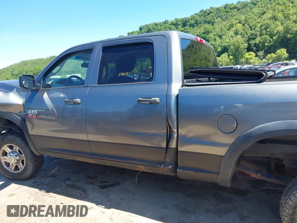 2011 Ram 2500 SLT with VIN 3D7TT2CT9BG610246, listed as a IAAI auction lot 39774314 with 269,830 mi miles. Bid and sale history available at carsss.com. Image 14.