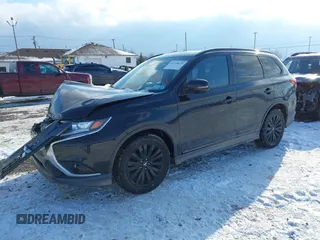 2020 Mitsubishi Outlander ES z VIN JA4AZ3A3XLZ005866, wystawiony jako IAAI lot #41316079 z przebiegiem 61 490 mil mil oraz . Historia ofert i sprzedaży dostępna na DreamBid. Obrazek 2.