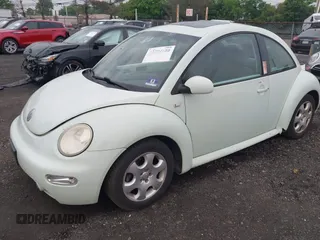 2002 Volkswagen Beetle GLS с VIN 3VWCK21C62M457825, выставлен на аукционе IAAI как лот 42284650 с пробегом 86 368 миль миль и . История ставок и продаж доступна на DreamBid. Изображение 2.