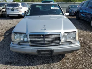 1995 Mercedes-Benz E 320 with VIN WDBEA32E1SC228604, listed as a Copart auction lot 55938105 with 181,204 mi miles and Clean Title. Bid and sale history available at DreamBid. Image 5.