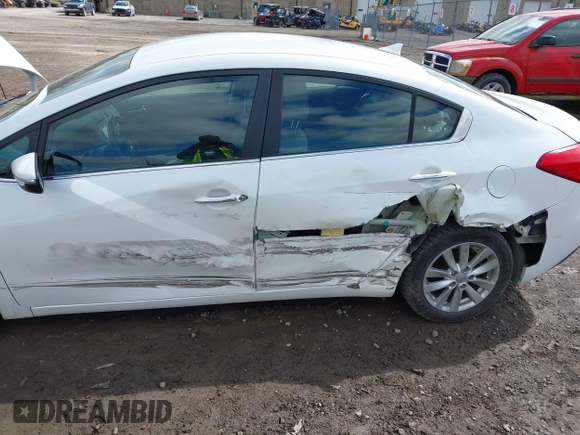 2014 Kia Forte EX with VIN KNAFX4A8XE5050378, listed as a IAAI auction lot 41923798 with 104,712 mi miles. Bid and sale history available at carsss.com. Image 6.