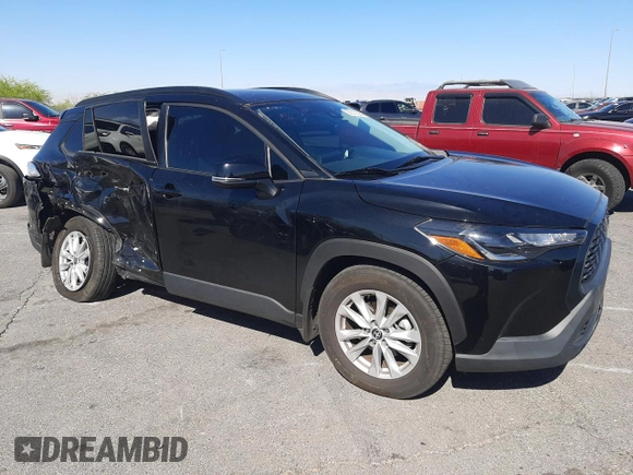 2022 Toyota Corolla Cross LE with VIN 7MUCAABG1NV033299, listed as a Copart auction lot 58018825 with 28,138 mi miles and Salvage title. Bid and sale history available at DreamBid. Image 4.