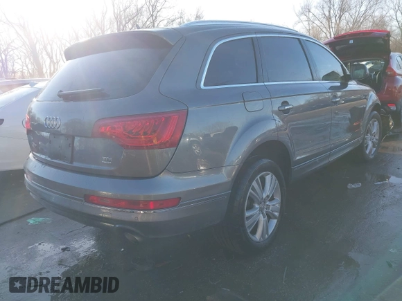 2011 Audi Q7 3.0L TDI Premium Plus with VIN WA1LMAFE3BD002843, listed as a IAAI auction lot 41609039 with 152,021 mi miles. Bid and sale history available at carsss.com. Image 4.