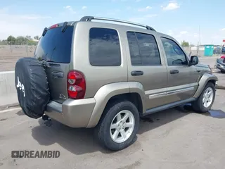 2007 Jeep Liberty Limited z VIN 1J4GK58K57W509255, wystawiony jako IAAI lot #42216555 z przebiegiem 29 090 mil mil oraz . Historia ofert i sprzedaży dostępna na DreamBid. Obrazek 4.