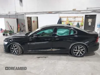 2020 Volvo S60 Momentum z VIN 7JRA22TK2LG037409, wystawiony jako IAAI lot #42201191 z przebiegiem 38 248 mil mil oraz . Historia ofert i sprzedaży dostępna na DreamBid. Obrazek 14.