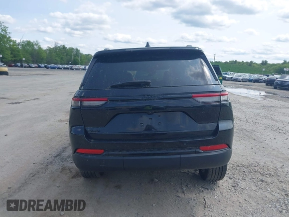 2023 Jeep Grand Cherokee Laredo with VIN 1C4RJHAG2PC660094, listed as a IAAI auction lot 42390290 with 27,802 mi miles and . Bid and sale history available at DreamBid. Image 16.