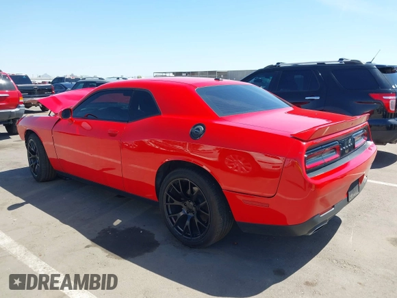 2018 Dodge Challenger SXT z VIN 2C3CDZAG6JH294667, wystawiony jako IAAI lot #42062200 z przebiegiem 84 911 mil mil oraz . Historia ofert i sprzedaży dostępna na DreamBid. Obrazek 3.