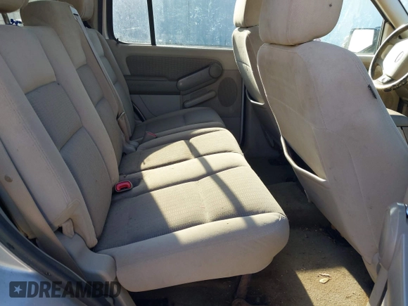 2006 Ford Explorer XLT with VIN 1FMEU73E46ZA26420, listed as a IAAI auction lot 41956971 with 282,677 mi miles. Bid and sale history available at carsss.com. Image 8.