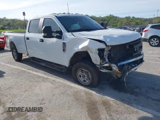 2022 Ford F-250 XL z VIN 1FT7W2BN6NEF62982, wystawiony jako IAAI lot #42086401 z przebiegiem 106 450 mil mil oraz . Historia ofert i sprzedaży dostępna na DreamBid. Obrazek 1.