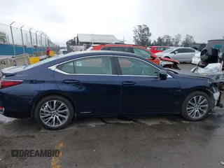 2021 Lexus ES with VIN 58ADA1C12MU012436, listed as a IAAI auction lot 41782514 with 37,689 mi miles. Bid and sale history available at carsss.com. Image 14.