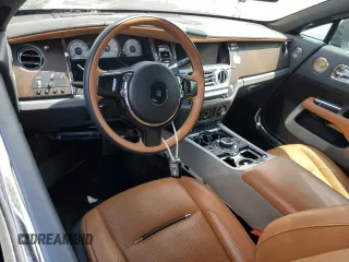 2018 Rolls-Royce Wraith z VIN SCA665C5XJUX87117, wystawiony jako Copart lot #65855274 z przebiegiem Nie podano mil oraz Szkody całkowita. Historia ofert i sprzedaży dostępna na DreamBid. Obrazek 8.