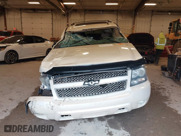 2009 Chevrolet Tahoe LTZ z VIN 1GNFK33049R213387, wystawiony jako IAAI lot #42011796 z przebiegiem Nie podano mil oraz . Historia ofert i sprzedaży dostępna na DreamBid. Obrazek 12.