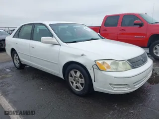 2001 Toyota Avalon XL w/Bucket Seats with VIN 4T1BF28B31U176636, listed as a IAAI auction lot 42051541 with 343,196 mi miles. Bid and sale history available at carsss.com. Image 1.