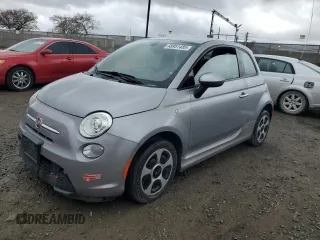 2017 FIAT 500e with VIN 3C3CFFGE7HT525317, listed as a Copart auction lot 48951485 with 0 mi miles and Salvage Title. Bid and sale history available at carsss.com. Image 1.