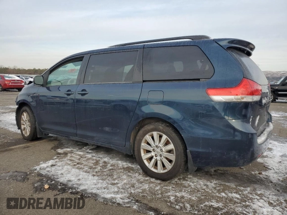2011 Toyota Sienna XLE z VIN 5TDDK3DC2BS023443, wystawiony jako Copart lot #88552205 z przebiegiem Nie podano mil oraz Nie do naprawy • Non repairable. Historia ofert i sprzedaży dostępna na DreamBid. Obrazek 2.