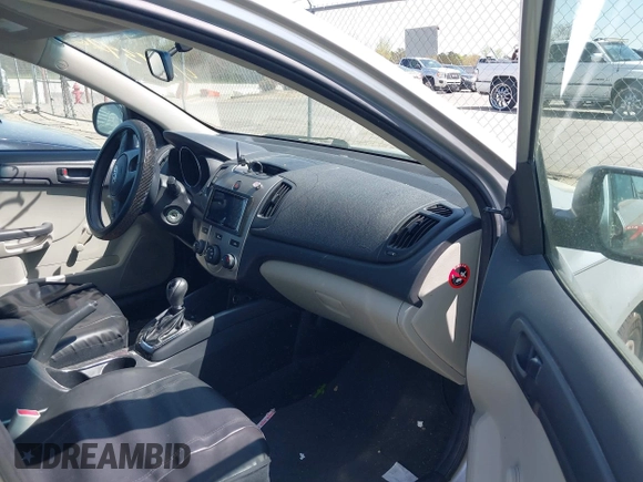 2013 Kia Forte LX with VIN KNAFT4A24D5708816, listed as a IAAI auction lot 41939208 with 179,589 mi miles. Bid and sale history available at carsss.com. Image 5.