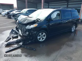 2020 Toyota Sienna LE Auto Access Seat with VIN 5TDKZ3DC0LS034445, listed as a IAAI auction lot 41445270 with 37,881 mi miles. Bid and sale history available at carsss.com. Image 18.