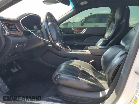 2017 Lincoln Continental Reserve с VIN 1LN6L9NP8H5608094, выставлен на аукционе Copart как лот 60317475 с пробегом 86 771 миль миль и Списание • Salvage title. История ставок и продаж доступна на DreamBid. Изображение 7.