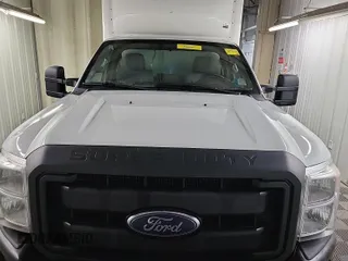 2013 Ford F-250 XL z VIN 1FDBF2B68DEB48275, wystawiony jako IAAI lot #42512434 z przebiegiem 434 130 mil mil oraz . Historia ofert i sprzedaży dostępna na DreamBid. Obrazek 24.