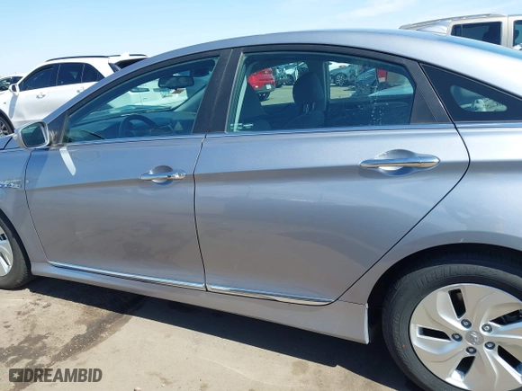 2015 Hyundai Sonata Hybrid Limited with VIN KMHEC4A41FA133127, listed as a IAAI auction lot 41759254 with 70,124 mi miles. Bid and sale history available at carsss.com. Image 14.
