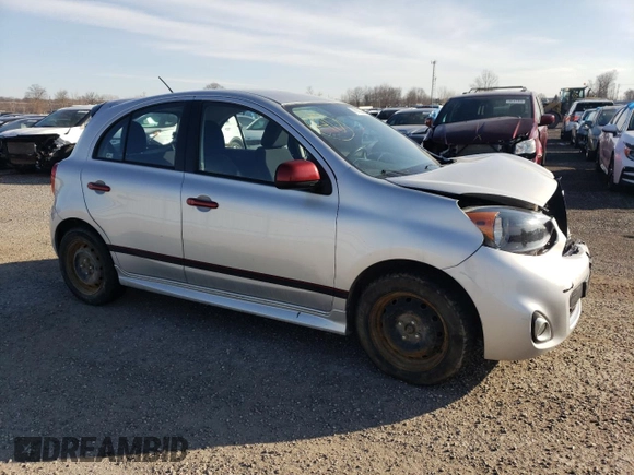 2015 Nissan Micra S z VIN 3N1CK3CP7FL267314, wystawiony jako Copart lot #45702245 z przebiegiem 76 500 mil mil oraz Czysty tytuł • Clean title. Historia ofert i sprzedaży dostępna na DreamBid. Obrazek 4.