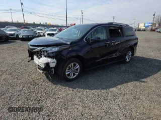 2024 Toyota Sienna XLE with VIN 5TDJSKFC3RS129744, listed as a Copart auction lot 48177895 with 9,224 mi miles and Salvage Title. Bid and sale history available at DreamBid. Image 1.